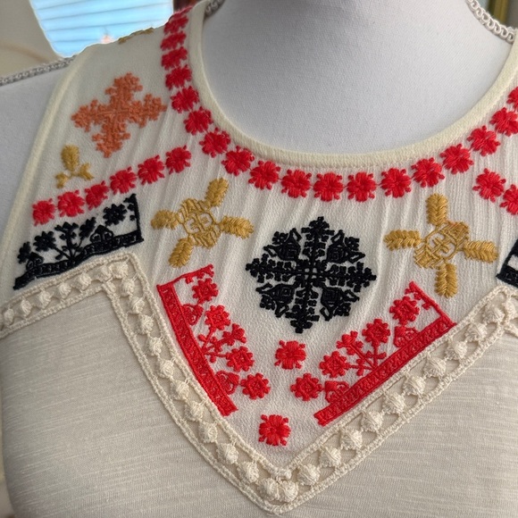 🎉SALE🎉Taylor & Sage Ivory Tank with Colorful Embroidery - Picture 2 of 10